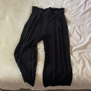 Black capri dress pants!